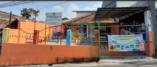 foto gerbang sekolah