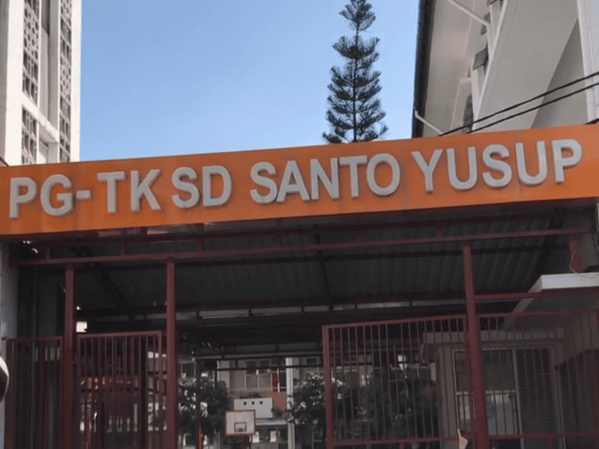 Gerbang Sekolah PG TK Santo Yusup
