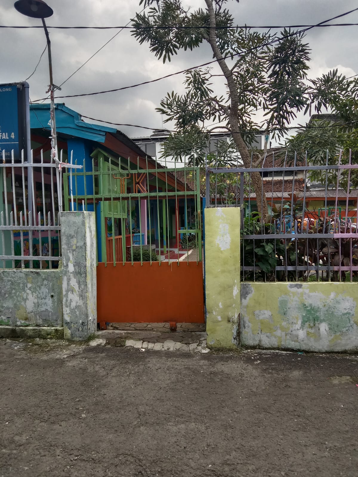 foto Gerbang Sekolah