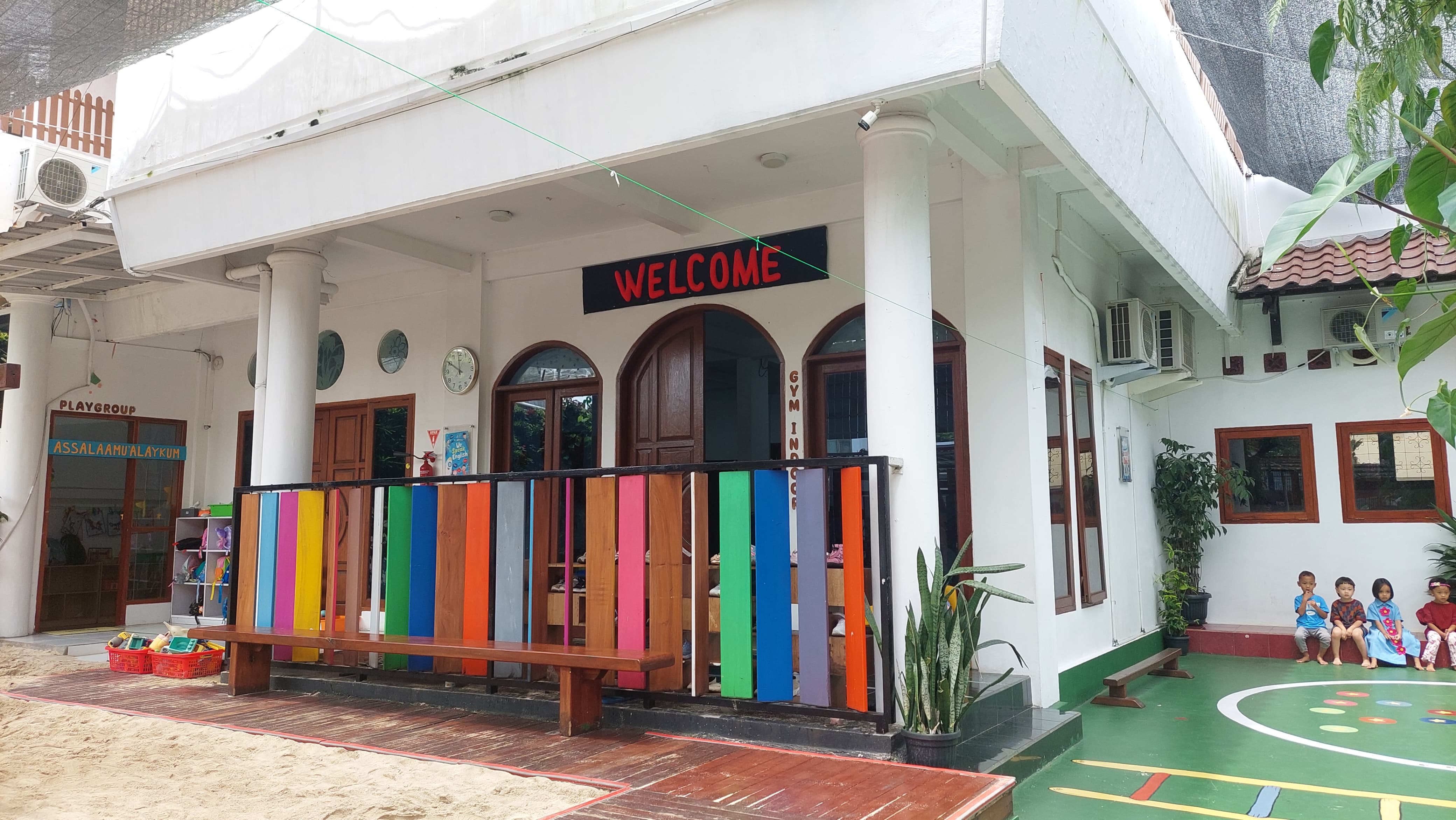 GEDUNG UTAMA SEKOLAH