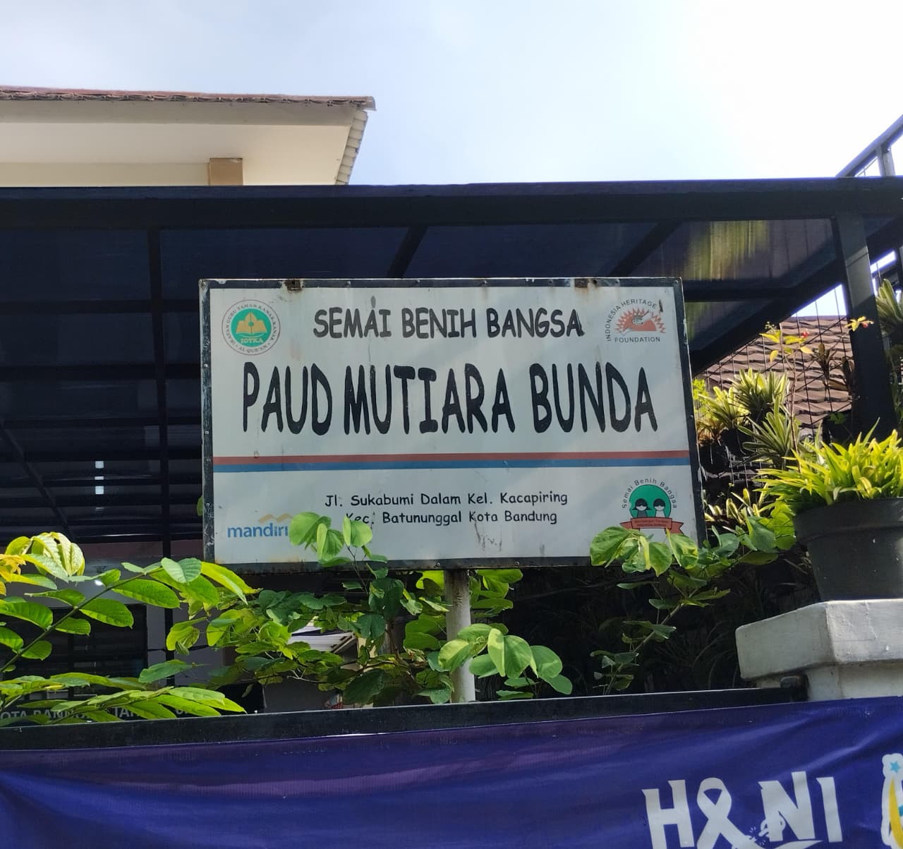Plang lembaga Kober Mutiara Bunda
