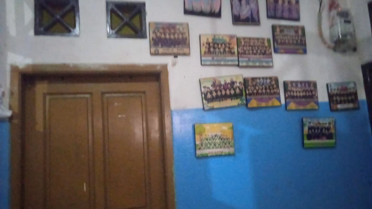 halaman depan sekolah