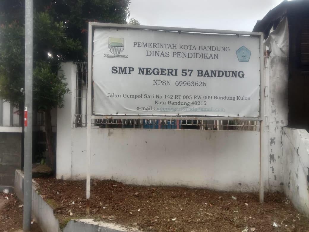 Poto Plang Sekolah SMPN 57 Bandung