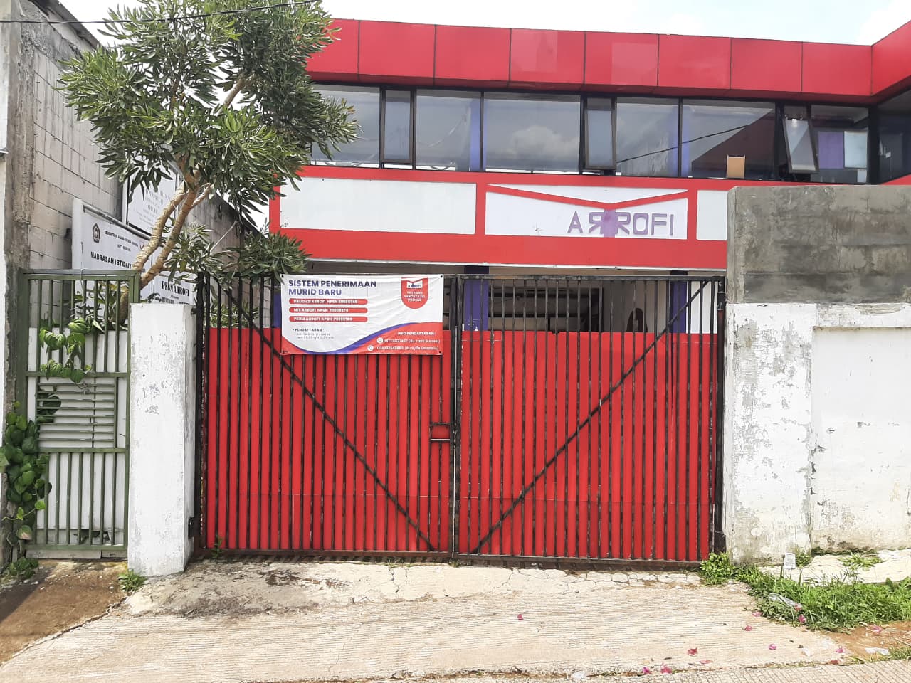 Gerbang Utama Sekolah