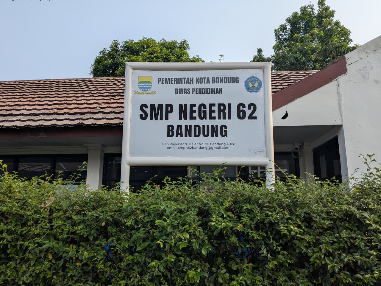 Plang Sekolah