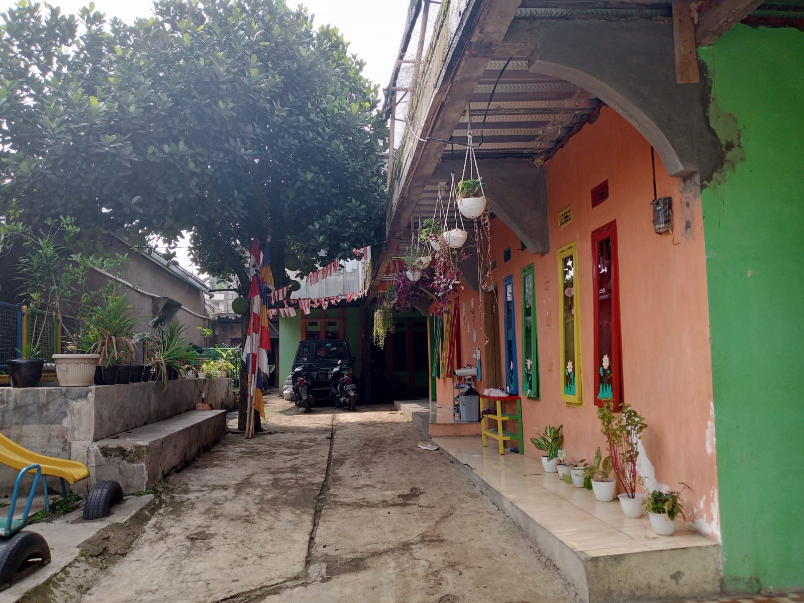 halaman dan bangunan sekolah