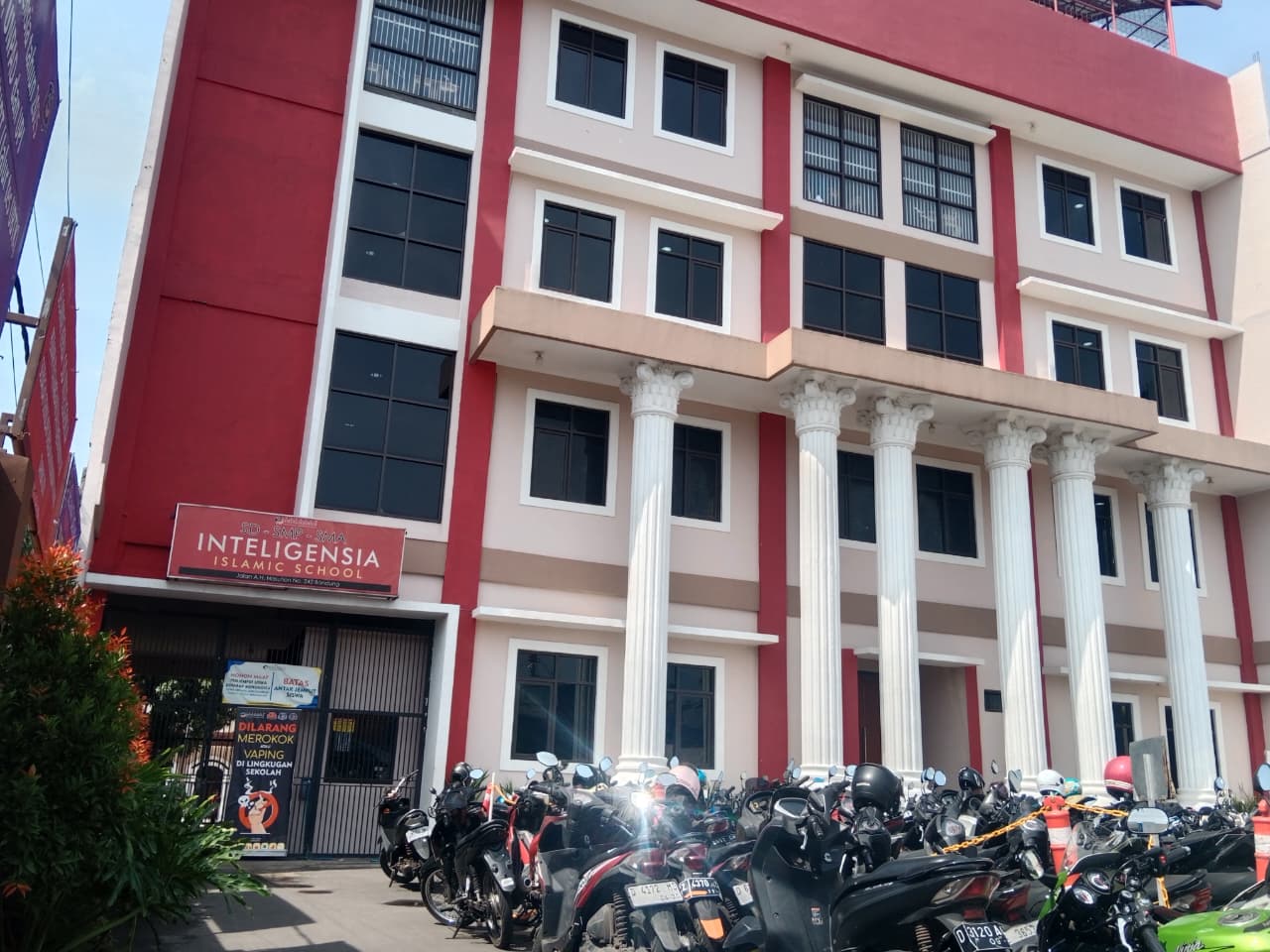 B.FOTO PLANG SEKOLAH