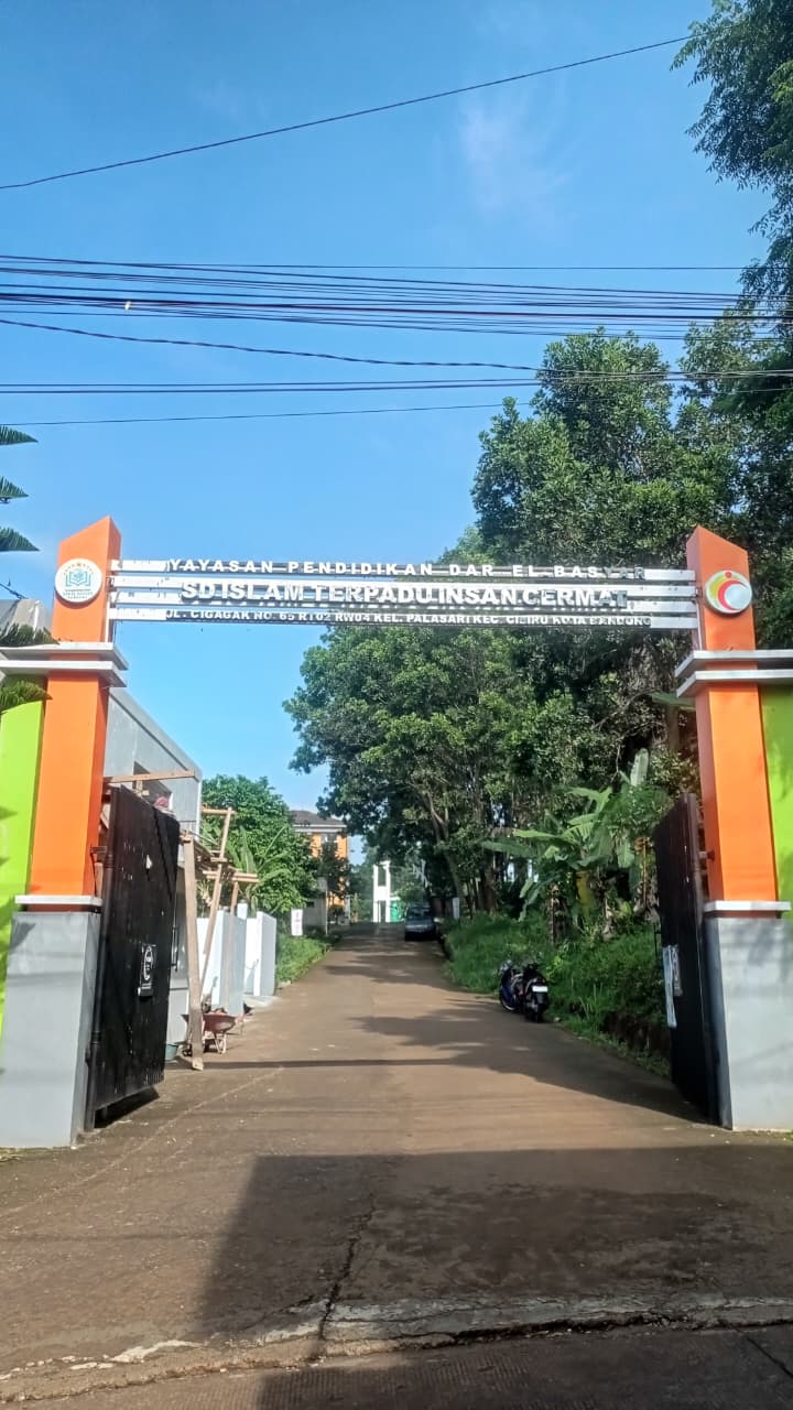 Gerbang Utama Sekolah