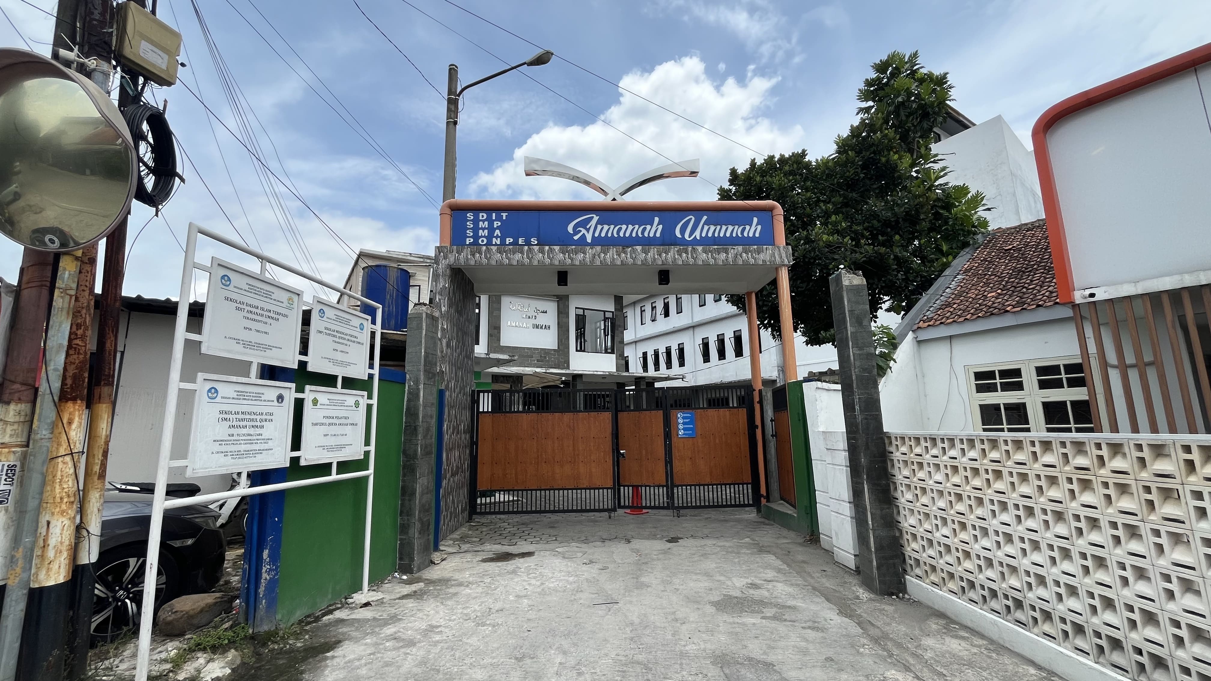 GERBANG UTAMA SDIT AMANAH UMMAH