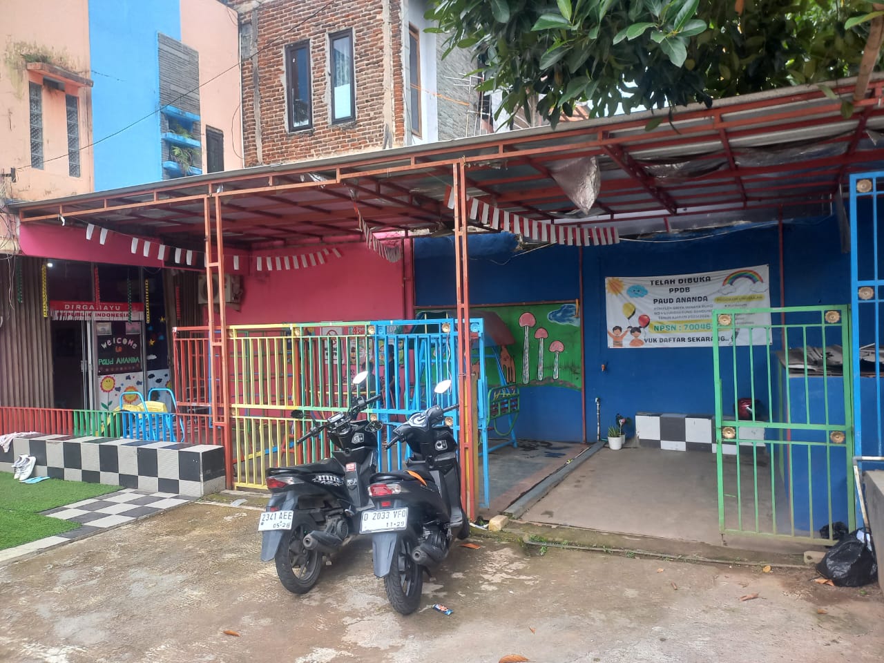 gerbang utama sekolah