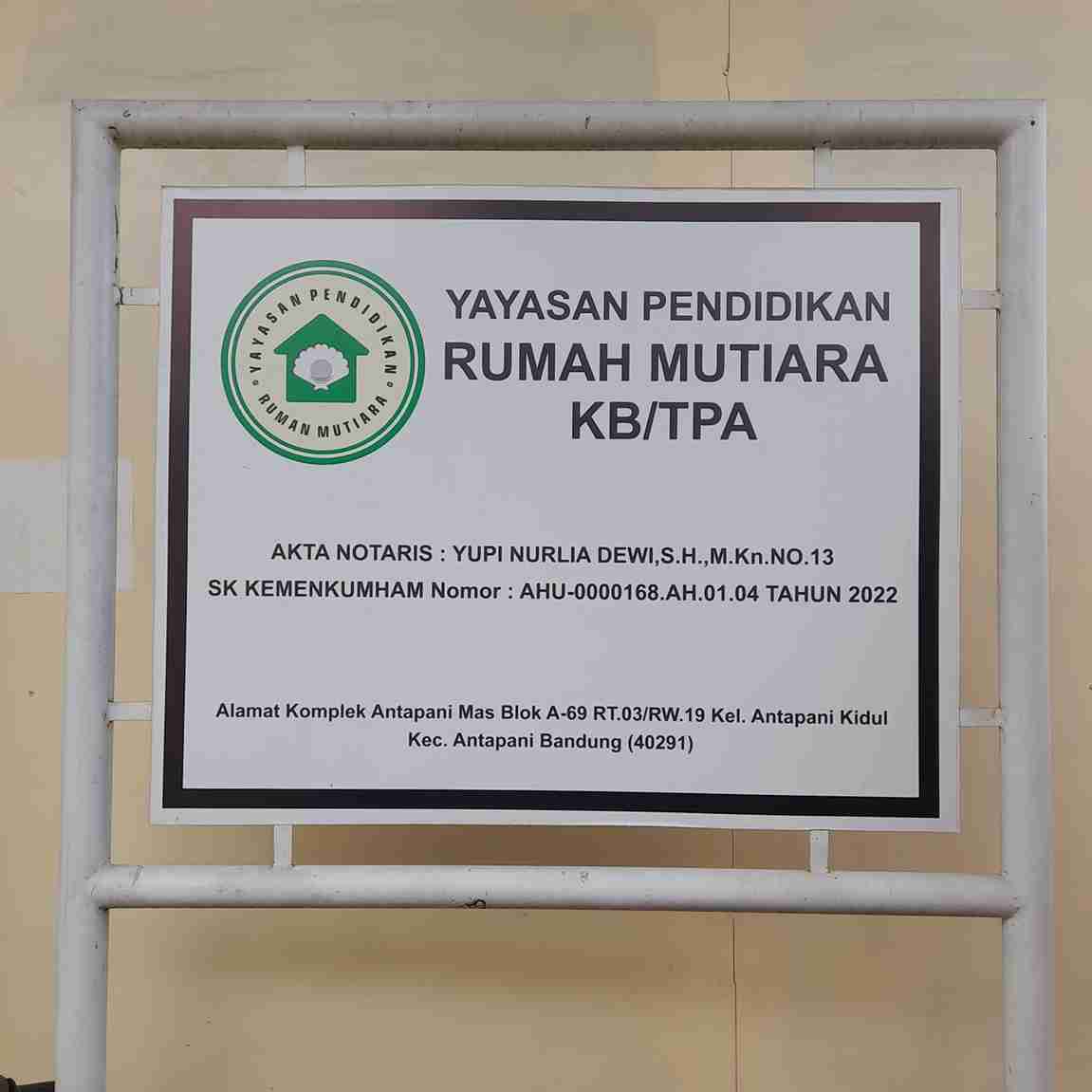 Plang Sekolah KB Rumah Mutiara
