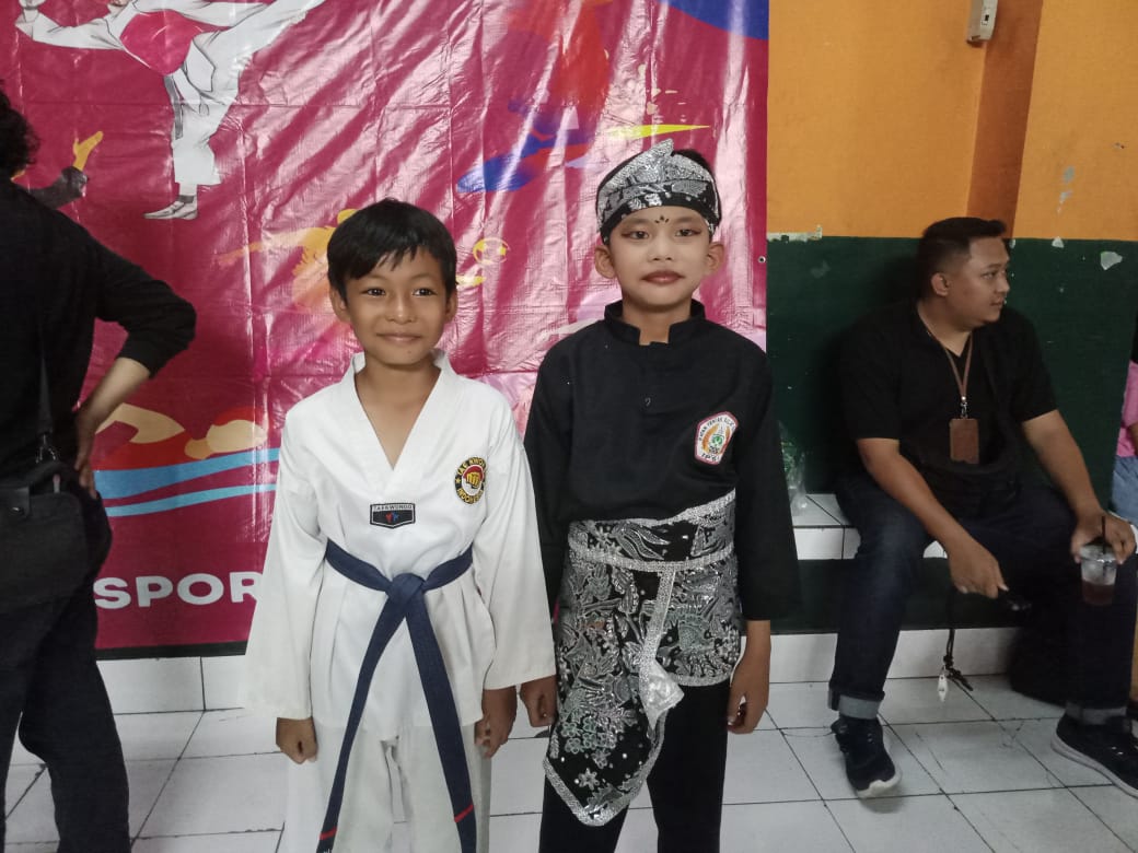 Mengikuti Lomba Kerjuaraan Kota Bandung