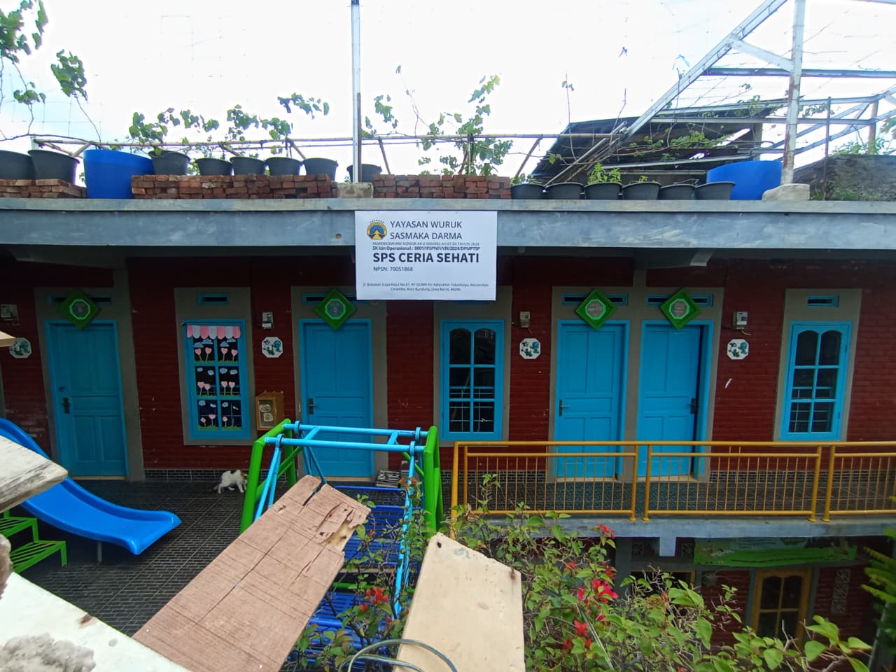 gedung utama sekolah